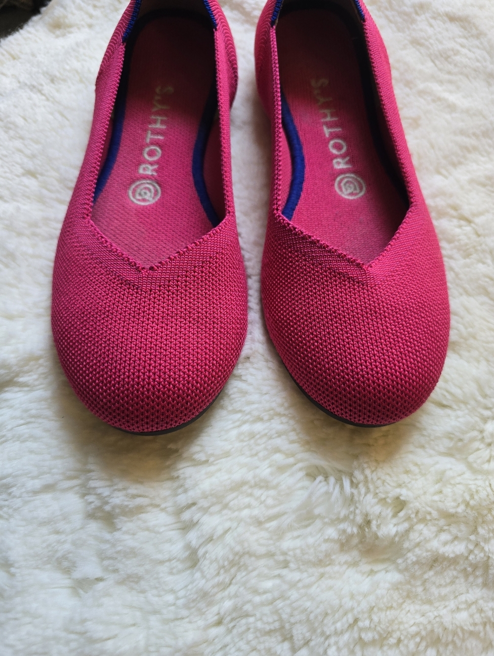 EUC Retired Rothy’s Hot Pink Round Toe Flats, Size 7.5
